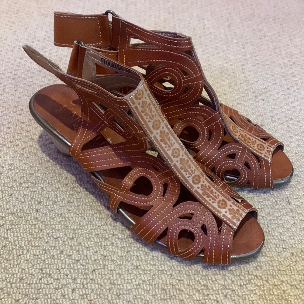 L’artiste heeled sandals